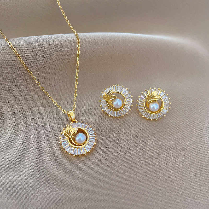 Diamond Personalized Round Ring Leaves Necklace And Earrings